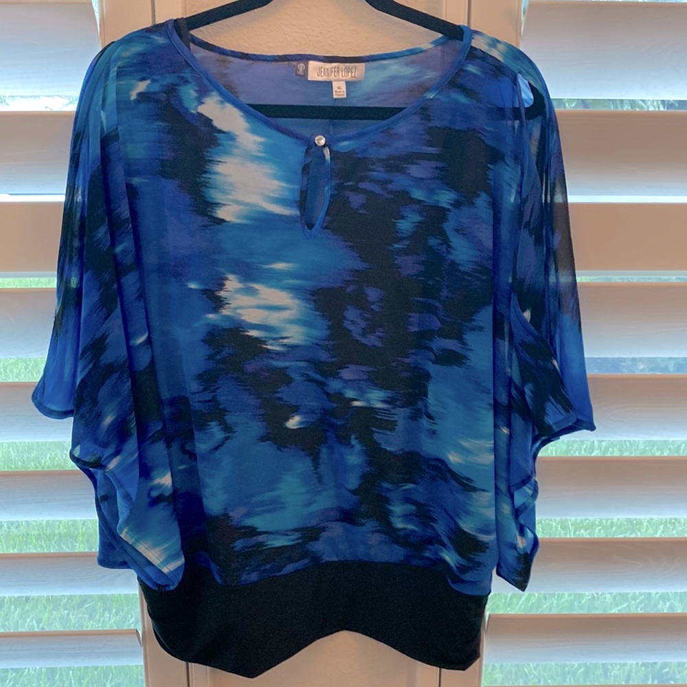Jennifer Lopez cut out shoulder women’s top, size XL